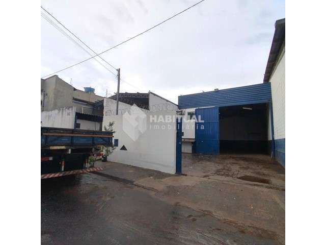 Barracão / Galpão / Depósito com 1 sala para alugar no Tibery, Uberlândia  por R$ 5.000