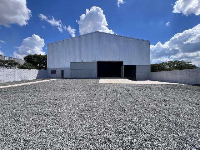 Barracão / Galpão / Depósito com 1 sala para alugar na Nossa Senhora das Graças, Uberlândia  por R$ 28.000