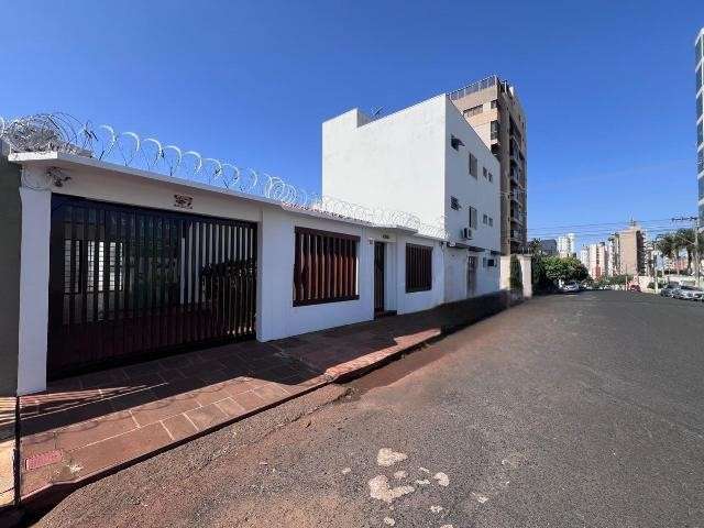 Casa comercial com 6 salas para alugar no Martins, Uberlândia  por R$ 10.000