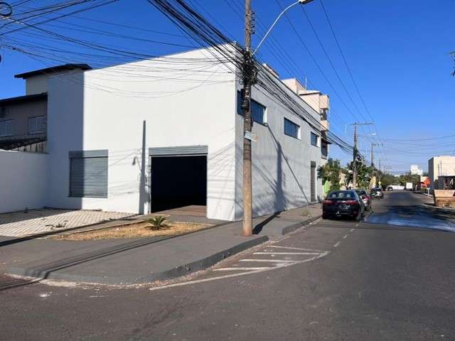 Ponto comercial para alugar no Umuarama, Uberlândia  por R$ 4.500