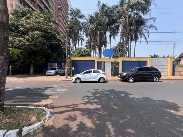 Casa comercial com 7 salas para alugar na Cidade Jardim, Uberlândia  por R$ 11.000