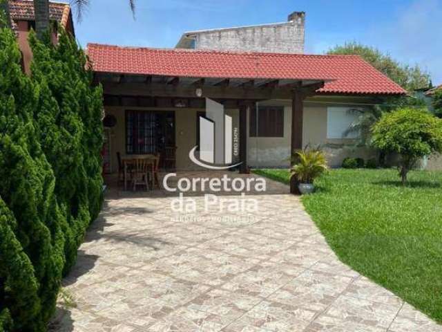 Casa para Venda em Tramandaí, Centro, 3 dormitórios, 1 suíte, 3 banheiros, 2 vagas