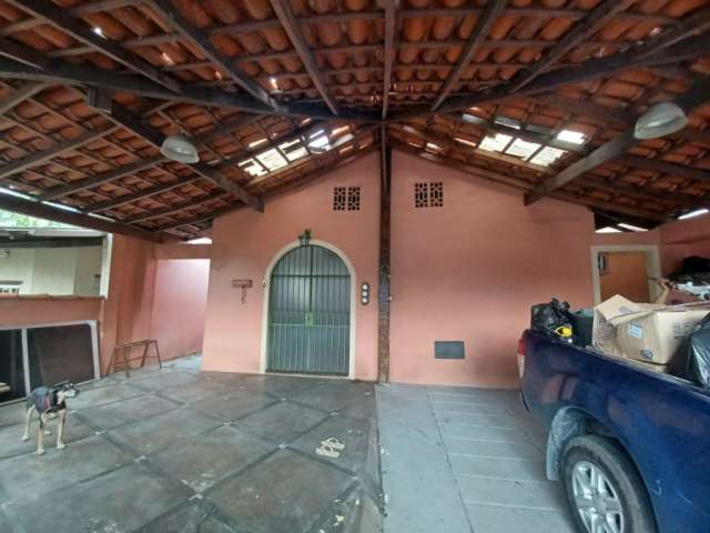 Vendo Casa no Vieiralves R$: 850.000,00