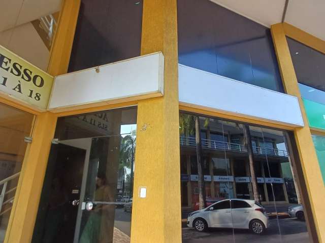 Ótimo Imóvel Comercial na Av. Djalma Batista.