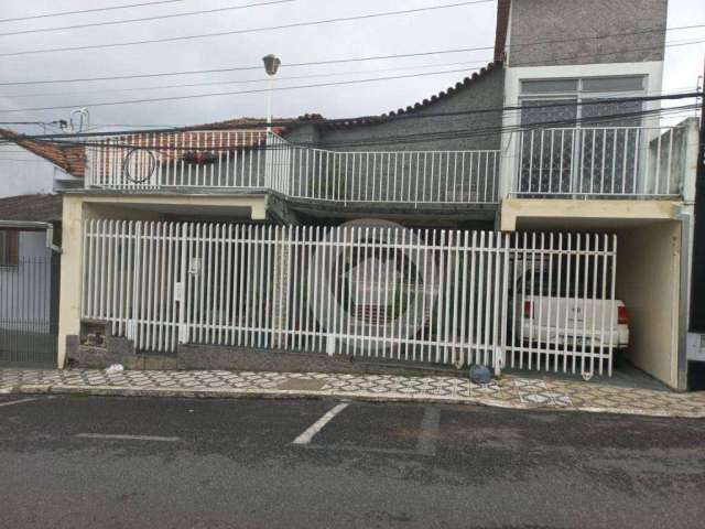 Casa com 6 dormitórios à venda, 250 m² por R$ 970.000,00 - Centro - Caçapava/SP