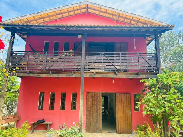 Casa solta com 2 quartos e quintal - área total 1050 m2