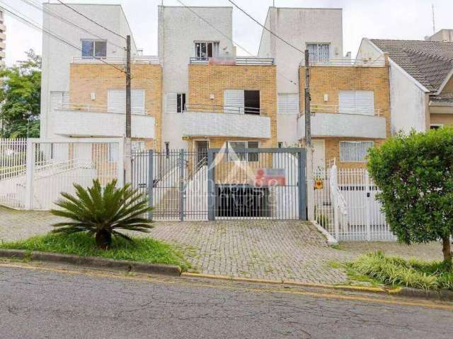 Sobrado triplex com 3 dormitórios,186m², semimobiliado, por R$ 950.000,00 no Bacacheri / Cabral