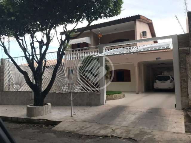 SOBRADO NO BAIRRO JARDIM TROPICAL, 3 QUARTOS, SENDO 2 SUÍTES, MÓVEIS NA CASA TODA, ESCRITÓRIO. codigo: 61565