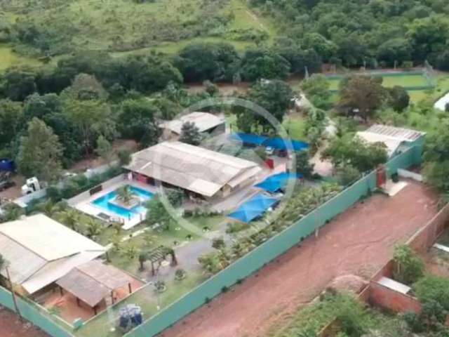 Chácara em Várzea Grande, piscina, espaço de festa, campo de futebol, 4 suítes, casa de caseiro, tanque para peixe codigo: 69776