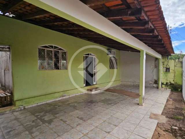 casa CPA 4, segunda etapa, 3 quartos, 2 suites, varanda na frente, fundo todo coberto, garagem para 2 carros codigo: 62850