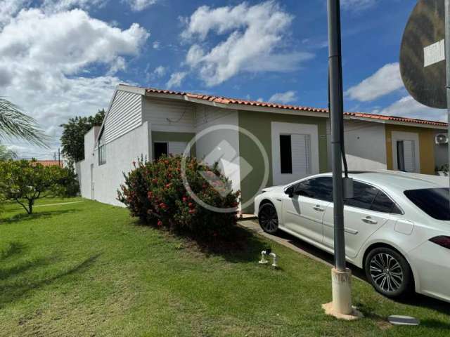 casa com 3 quartos sendo 1 suite completa de de planejados com duas vagas de garagem, quintal churasqueira, no condominio rio claro com uma area de lazer completa.. codigo: 79757