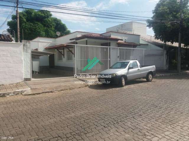 Casa para Venda em Governador Valadares, Nossa Senhora das Graças, 3 dormitórios, 2 banheiros, 1 vaga