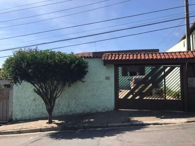 Casa térrea à venda, 4 quartos, 4 vagas, Vila Jundiaí - Mogi das Cruzes/SP