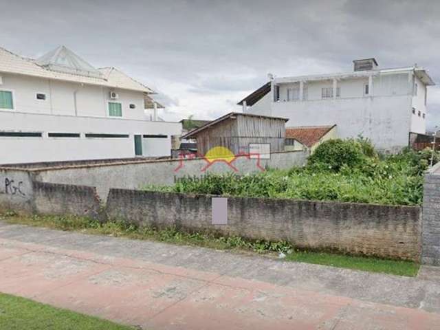 Amplo Terreno com Área Total de 360 m²