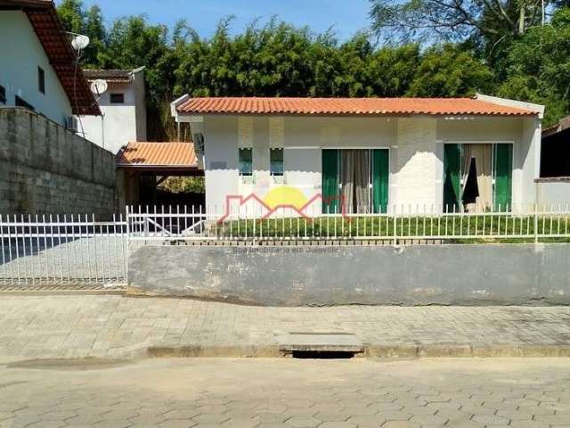 Casa com 03 Quartos e Edícula em Araquari