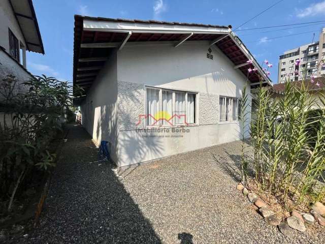 Casa com Amplo Terreno no Santo Antônio