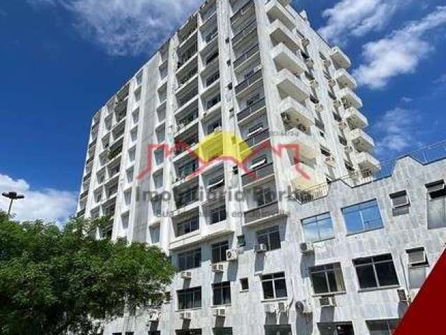 Amplo apartamento com 4 dormitórios no centro !