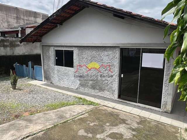 Casa com Amplo Terreno na Zona Sul