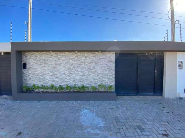 Casa com 3 dormitórios sendo 1 suíte na Praia do Francês - 225m²