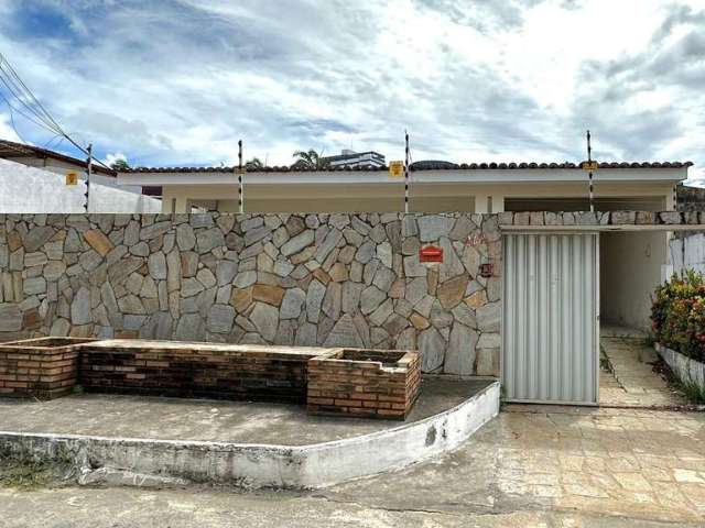 Casa com 3 dormitórios sendo 1 suíte localizada na Cruz das Almas - 297m²