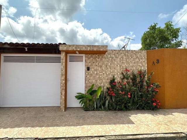 Casa em Condomínio Fechado em Marechal Deodoro com 3 quartos sendo 1 suíte - 132m²