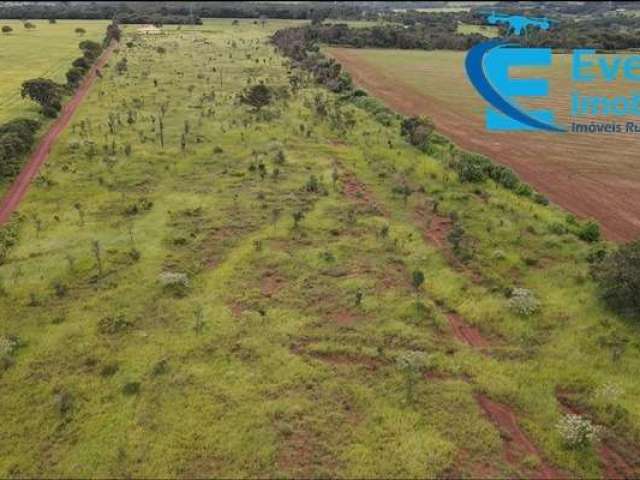 Sitio com 9.37 hectares muito próximo a Uberlândia MG ao lado de uma rodovia !