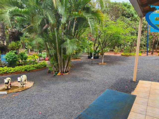 Relaxe junto à Natureza! Chácara no condomínio Eldorado com 5.000 m² distando 16 km de Uberlândia MG;