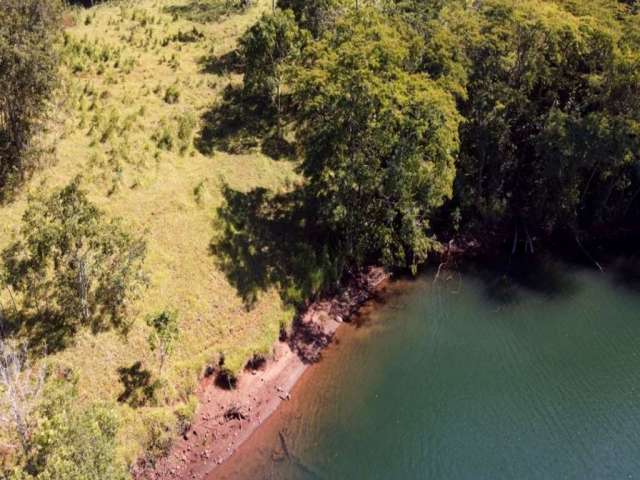 Rancho medindo 10.000 m²,ou seja, 1,00 hectares, em Indianópolis-MG.