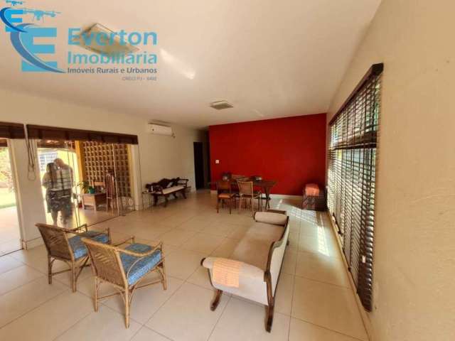 Casa térrea de 240 m², em terreno de 1285 m², na zonal sul.