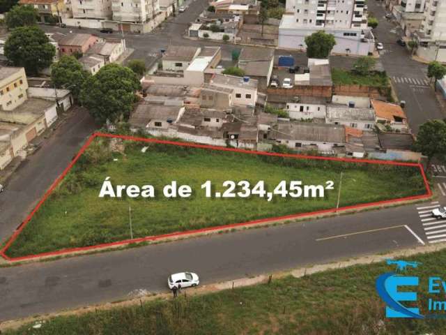 Terreno em ótima localização no Santa Mônica - OPORTUNIDADE;