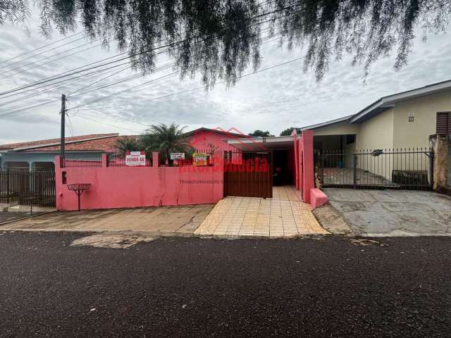 Casa à Venda no Bairro Santa Felicidade