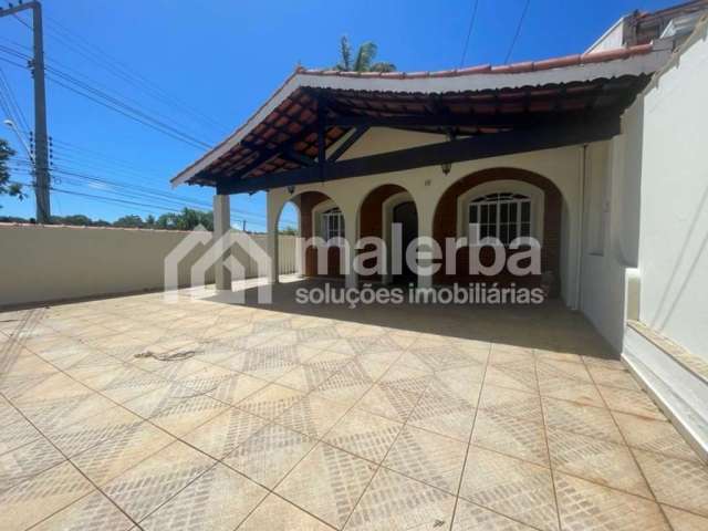 Casa com potencial comercial no centro de jarinu