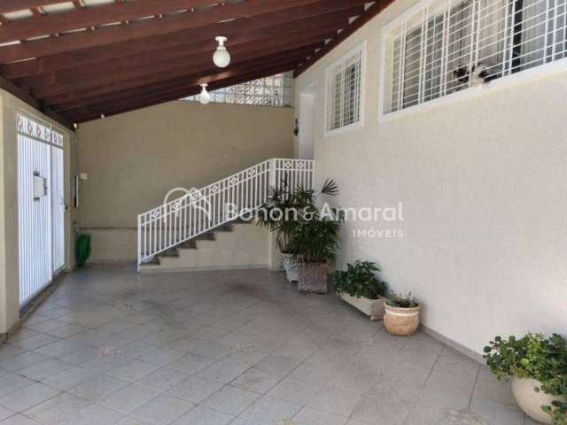 Casa com 3 Quartos e 4 banheiros à Venda, 180 m² por R$ 1.110.000