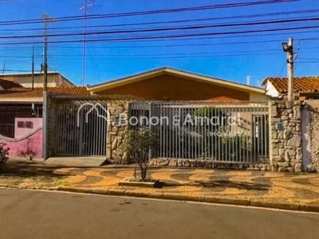 Casa com 2 Quartos e 5 banheiros à Venda, 145 m² por R$ 620.000