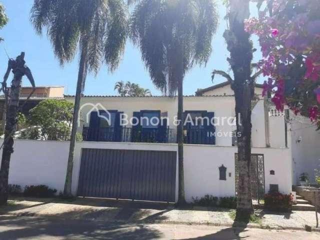 Casa com 3 Quartos e 4 banheiros à Venda, 266 m² por R$ 1.200.000