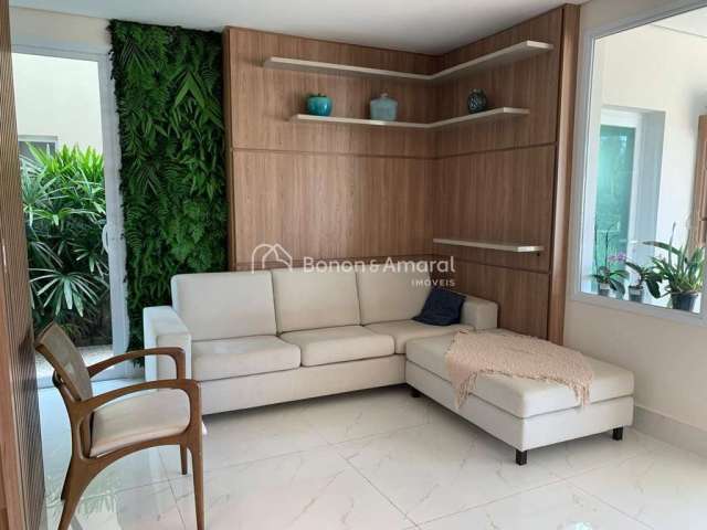 Casa à venda com 340m², 3 Suítes 5 banheiros e 4 vagas - Condomínio Parque das Quaresmeiras, Campinas SP