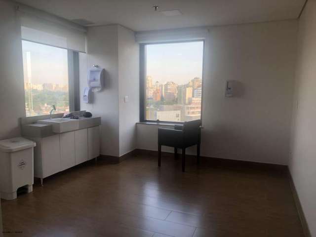 Sala comercial para alugar na Rua São Tomé, 001, Vila Olímpia, São Paulo por R$ 38.000