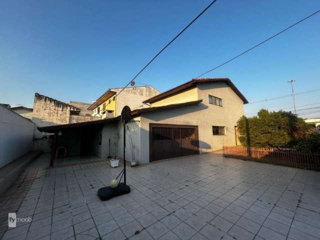 Casa com 3 quartos à venda na Rubens Cardoso de Brito, 267, Guabirotuba, Curitiba por R$ 1.100.000