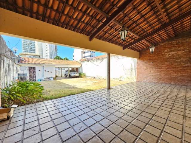 Imóvel para venda possui 605 metros quadrados com 5 quartos em Parquelândia - Fortaleza - CE