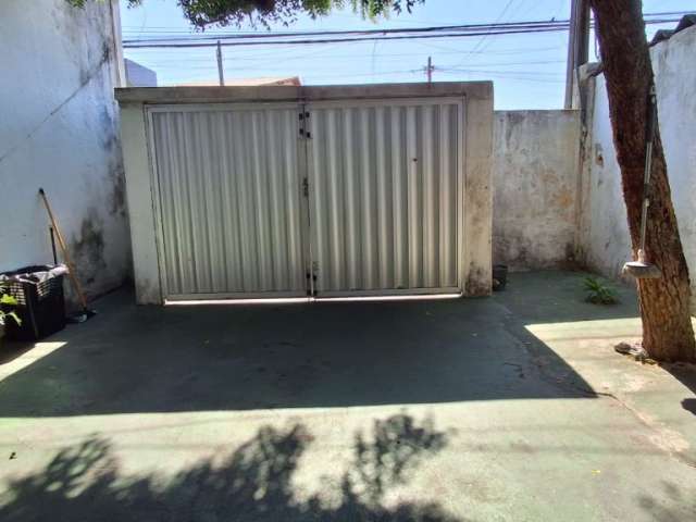 Casa com 3 quartos à venda na Rua Manoel Monteiro, 12, Cidade dos Funcionários, Fortaleza, 444 m2 por R$ 790.000