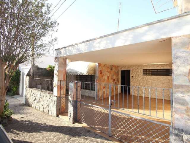 Casa com 4 dormitórios à venda, 258 m² por R$ 800.000,00 - Centro - São João da Boa Vista/SP