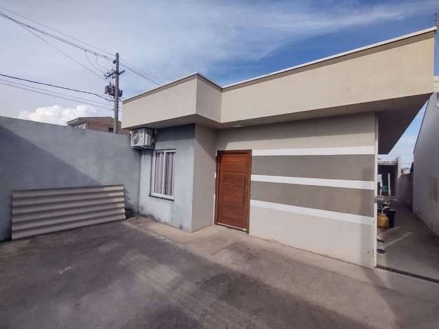 Casa á venda no Jardim dos Jacarandás