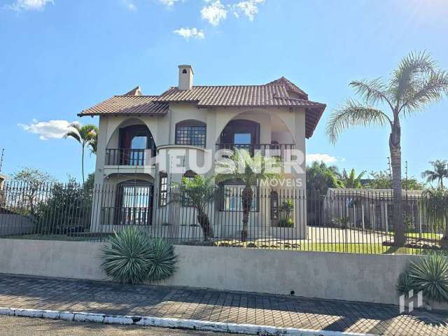 Casa com 3 dormitórios à venda, 398 m² por R$ 1.700.000,00 - Canudos - Novo Hamburgo/RS