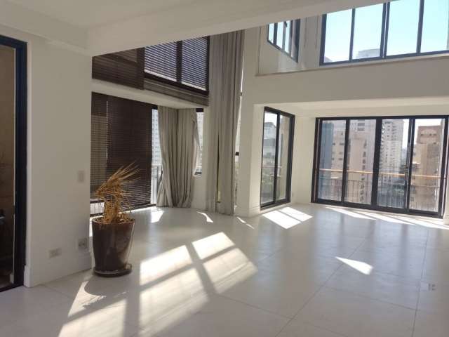 Apartamento Duplex em Moema de 272m² - 3 Quartos - 3 Suites - 5 Banheiros - 4 Vagas.