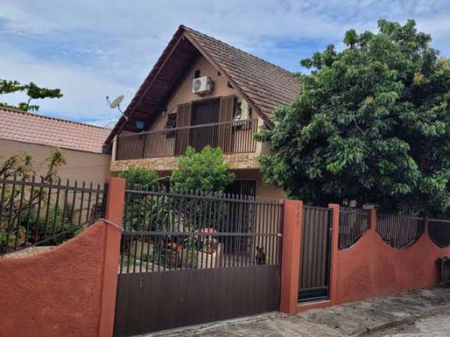 Casa com 4 quartos à venda na João Raimundo Anacleto, 149, Centro, Penha, 160 m2 por R$ 1.000.000