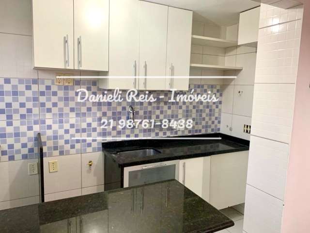 Apartamento de 2 quartos com vaga de garagem.