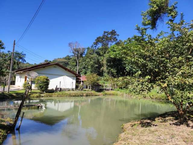 Sitio com 2 casas todo plano e cercado vila Itoupava Blumenau