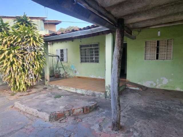 Vendo - Casa no Jardim Santa Amália em Cuiabá MT.