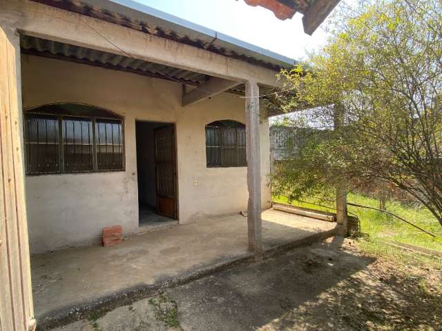 Casa a venda no centro de Papucaia