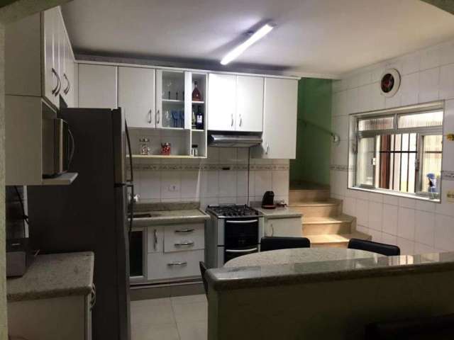 Sobrado com 3 dormitórios à venda, 218 m² por R$ 680.000,00 - Vila Palmares - Santo André/SP